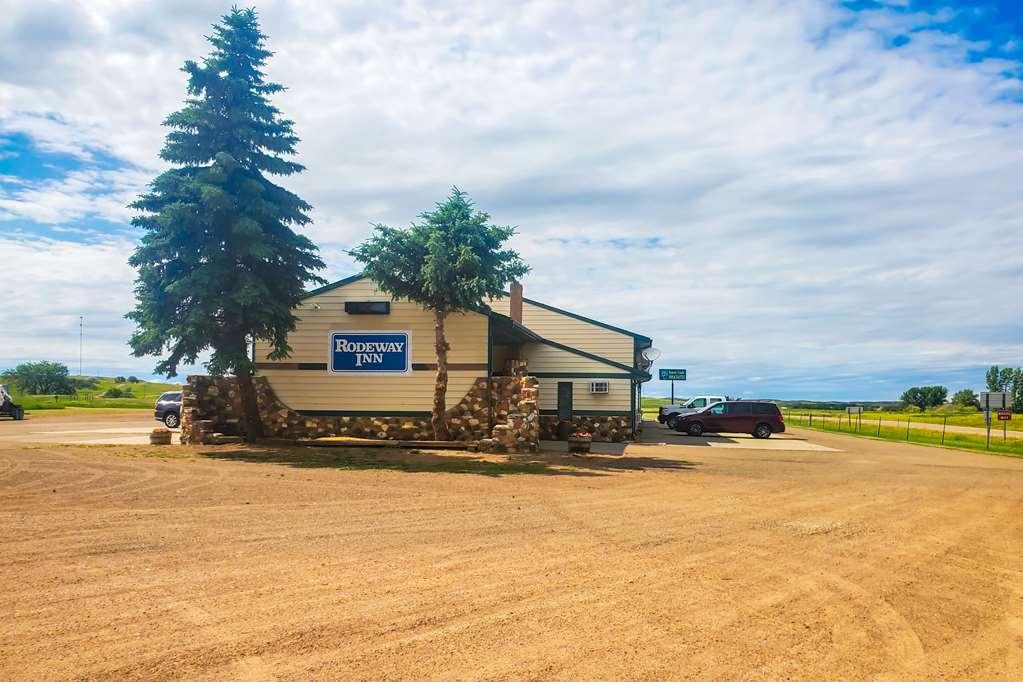 Rodeway Inn Gateway To Medora T-Roosevelt & Makoshika State Park Wibaux Exterior foto