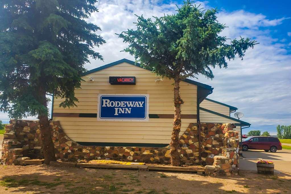 Rodeway Inn Gateway To Medora T-Roosevelt & Makoshika State Park Wibaux Exterior foto