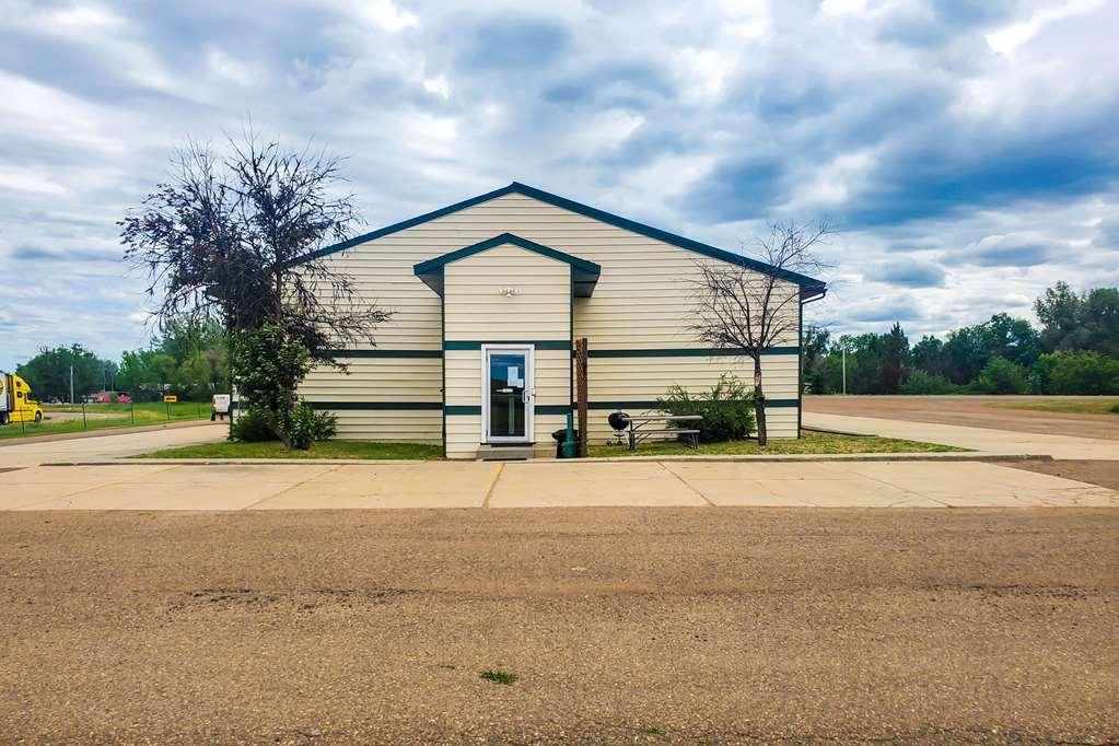 Rodeway Inn Gateway To Medora T-Roosevelt & Makoshika State Park Wibaux Exterior foto