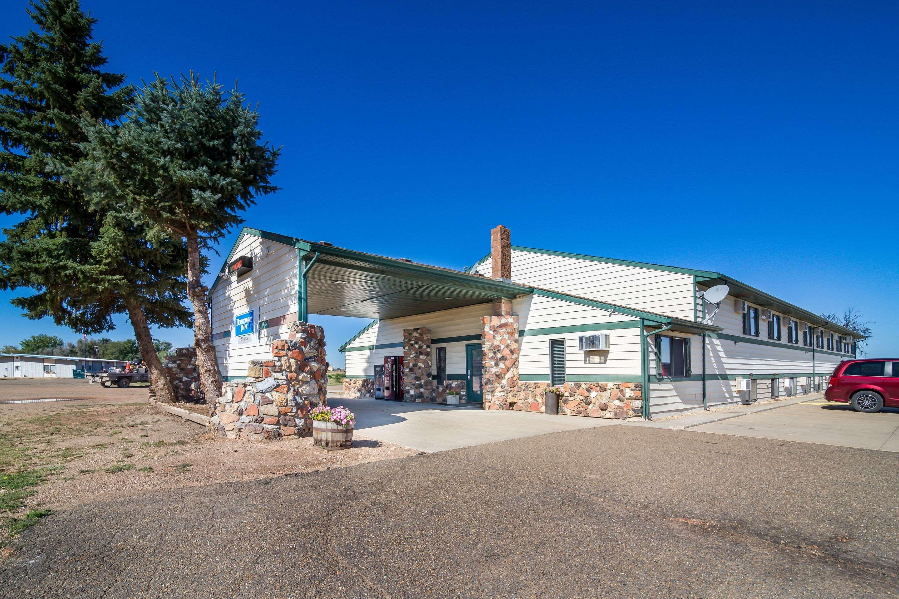 Rodeway Inn Gateway To Medora T-Roosevelt & Makoshika State Park Wibaux Exterior foto